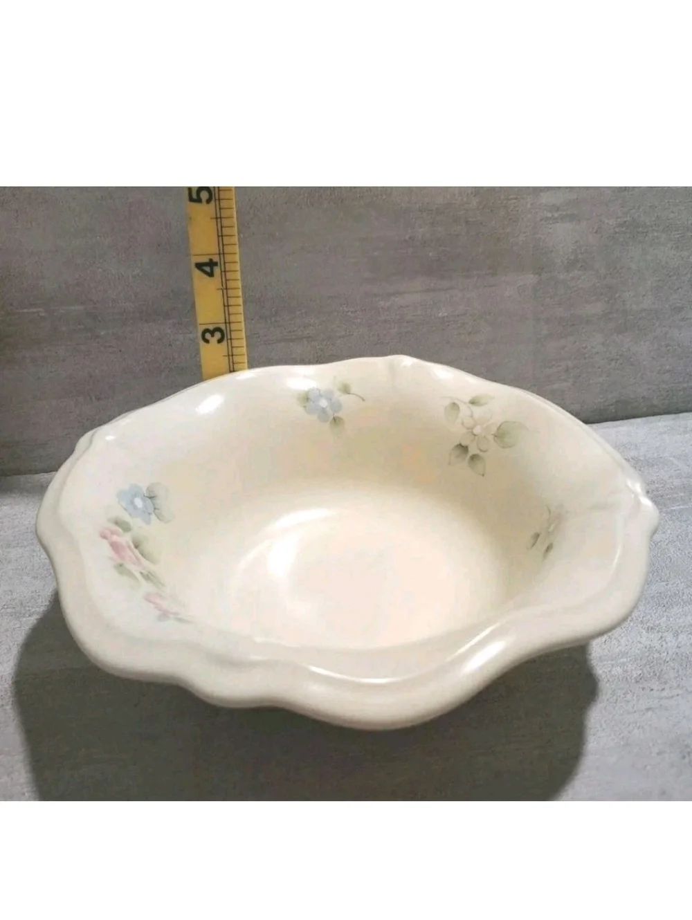 Vintage Pfaltzgraff Tea Rose Sculpted Bowl USA